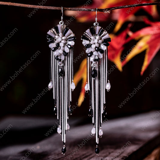 Bohemian style handmade metal tassel earrings for women's outings, gatherings, exquisite niche earrings