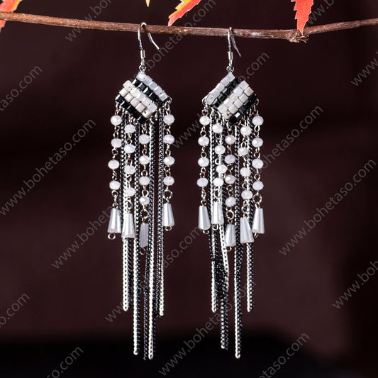 Bohemian style handmade metal tassel earrings for women's outings, gatherings, exquisite niche earrings