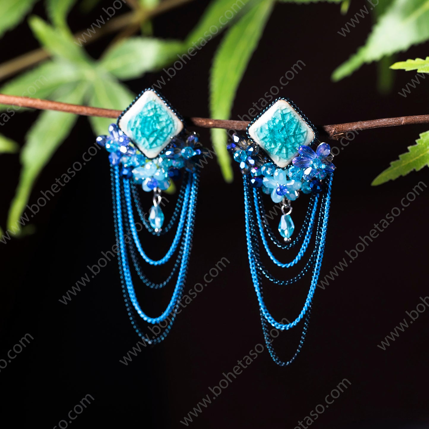 Bohemian ethnic style metal pendant earrings for women's travel jewelry, travel gifts, exquisite design, and a sense of earrings